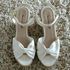 8 White Bow Wedge Heels